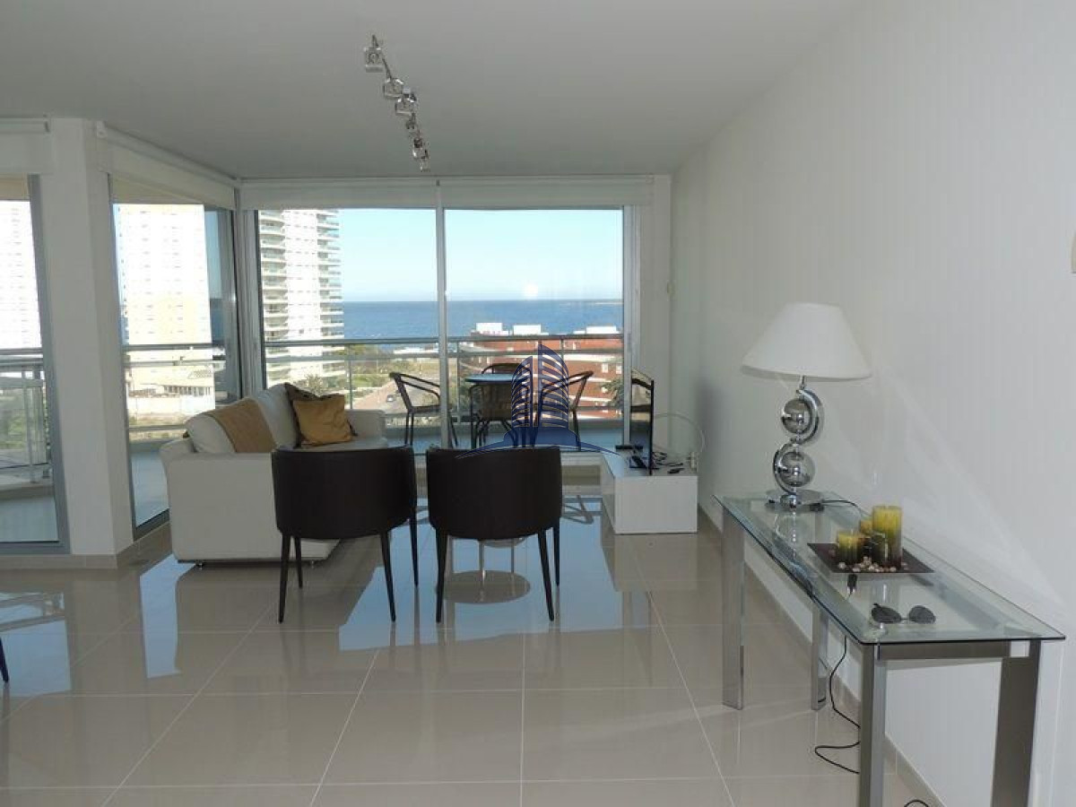 Vista principal · Apartamento en venta y alquiler temporario Playa Mansa 3 dormitorios