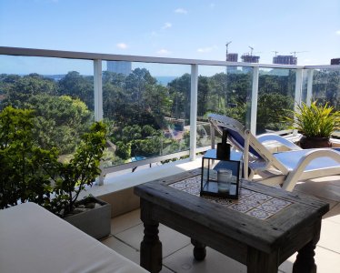 Apartamento en VENTA- 2 dormitorios- Av. Roosvelt, Punta del Este.