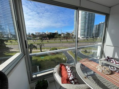 Apartamento en VENTA- 2  dormitorios, 2 baños- parada 4 mansa, Punta del Este 