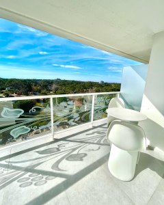 Apartamento en VENTA- 2 dormitorios y 2 baños- atorre Yoo Punta del Este 