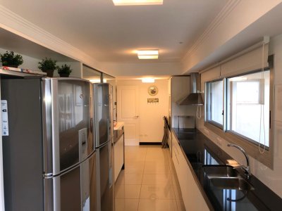 Apartamento en venta 3 dormitorios y dependencia 