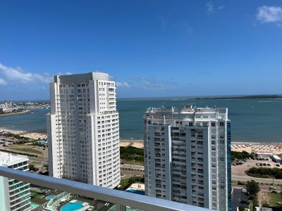 Excelente Oportunidad !!! Apartamento de 2 dormitorios  en playa mansa de Punta del  Este, Maldonado