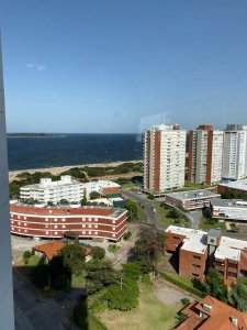 Apartamento en VENTA- playa mansa Punta del Este 2 dormitorios