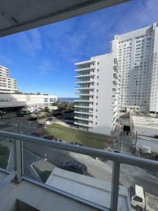 Apartamento en Venta, segunda fila, playa mansa. 2 dormitorios. Punta del Este