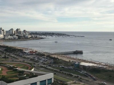 Apartamento en venta y alquiler temporario Uruguay 2 dormitorios