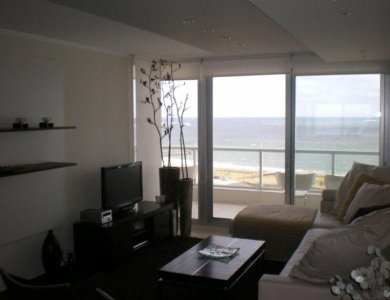 Apartamento en venta Playa Mansa 2 dormitorios