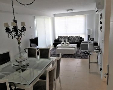 Apartamento en venta Playa Mansa 2 dormitorios