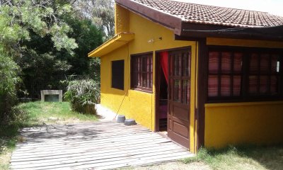 EN VENTA o PERMUTA  2 CASAS EN MISMO PADRON 