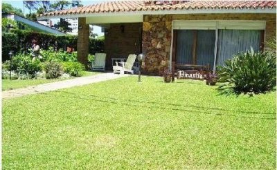 Casa en venta y alquiler Playa Mansa  4 dormitorios