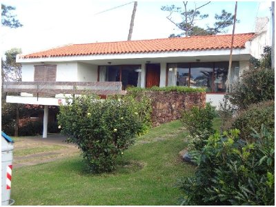 Casa en venta Playa Mansa 3 dormitorios