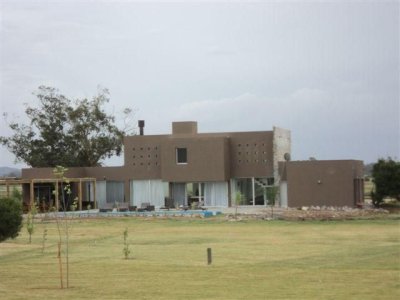 Casa en venta Escobar 5 ambientes