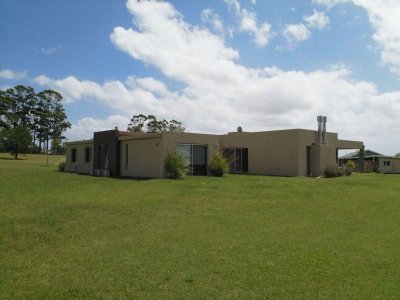 Casa en venta Escobar 4 ambientes