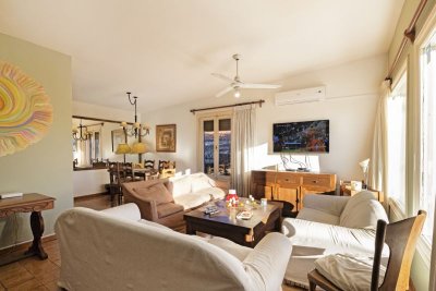 Casa en venta Playa Mansa  3 dormitorios