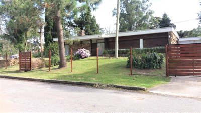 Casa de 3 dormitorios Alquiler de temporada en Punta del este 