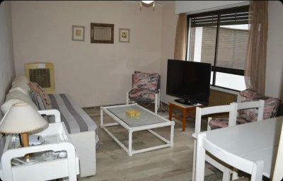 Apartamento de 1 dormitorio con muy buena ubicación en alquiler en Punta del Este