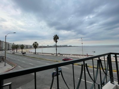 Hermoso departamento de 3 dormitorios en alquiler rambla Pocitos 