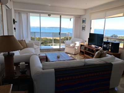 Gran apartamento en alquiler en playa mansa de 2 dormitorios 