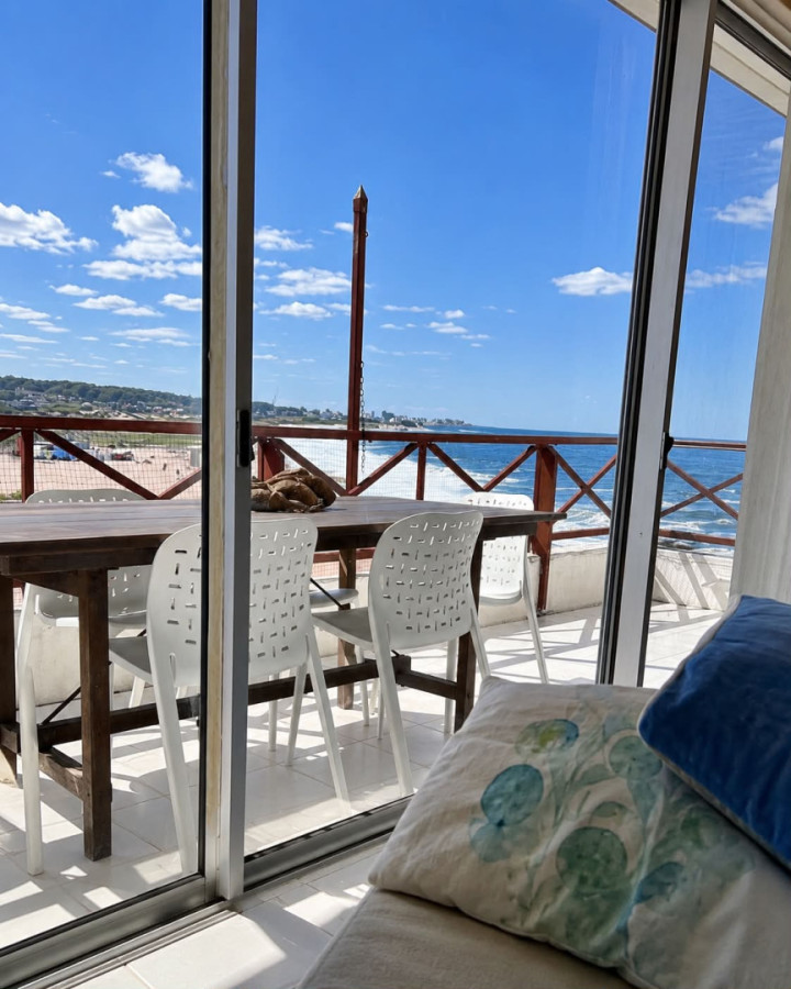 Penthouse con vista unica en venta Lomas de Manantiales 2 dormitorios