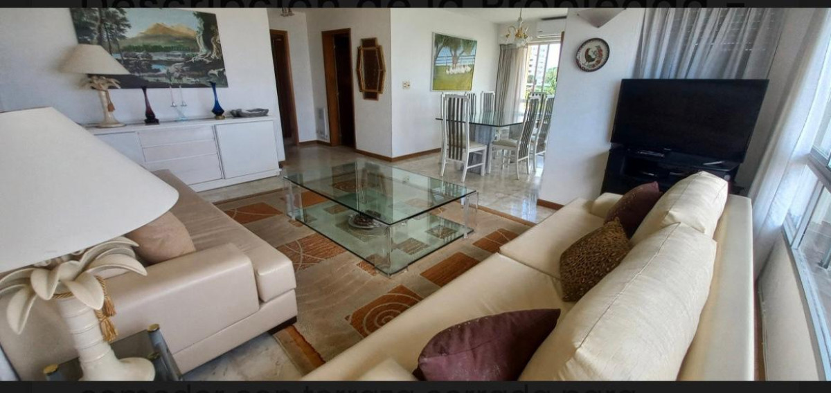 Apartamento de 3 dormitorios en venta frente a playa mansa