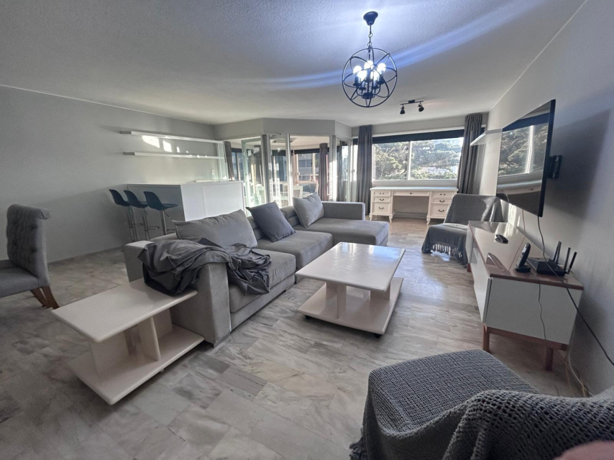 Apartamento en venta en Punta del Este 3 dormitorios