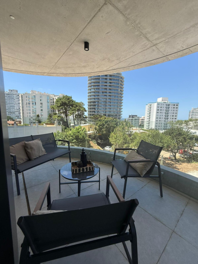 Muy lindo apartamento de 2 dormitorios en alquiler en Punta del Este 