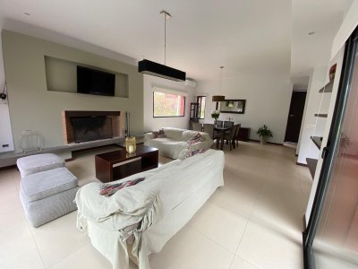 Casa en Barrio Privado La Arbolada