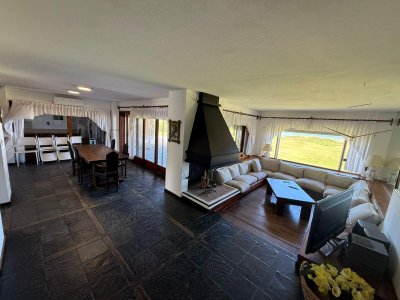 Espectacular casa de 3 dormitorios en alquiler en Solanas