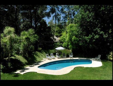 Muy linda casa de 4 dormitorios en Punta del Este en alquiler 