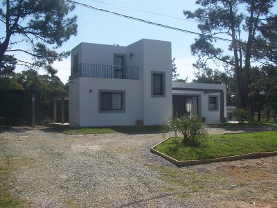 Muy linda casa en la Barra - Montoya