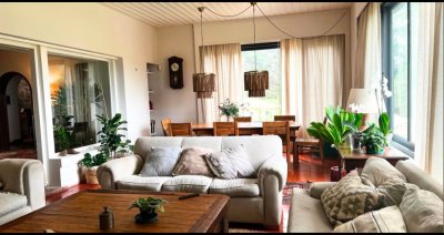 Gran casa estilo Toscana en Punta del Este a la venta - 
