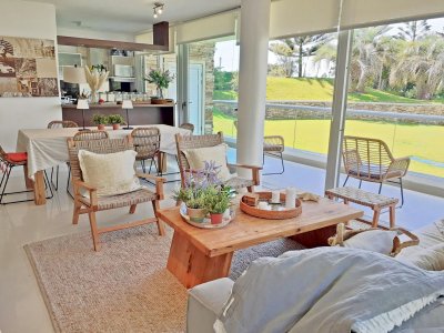 Apartamento dúplex en Rincón del Indio, 2 dormitorios más dependencia