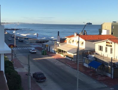 Dos dormitorios uno en suite mas toilette con vista al mar en Península