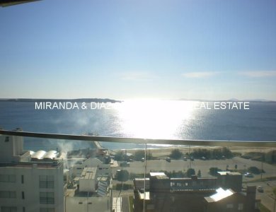 Dos dormitorios con hermosa vista a Playa Mansa