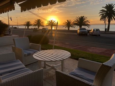 Tres dormitorios frente a Playa Mansa