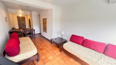 Un dormitorios amplio en zona comercial