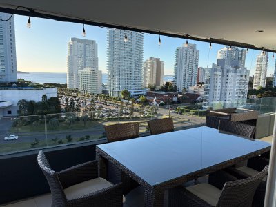 Tres dormitorios con vista al mar