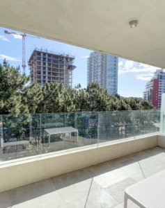 dos dormitorios con dos baños en Roosevelt