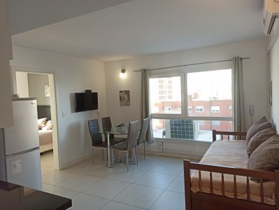 Un dormitorio en península con vista al mar