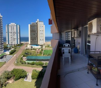Amplio y luminoso apartamento, terraza con vista al mar 