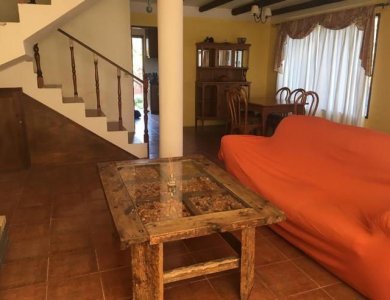 Amplia casa, luminosa, Pinares