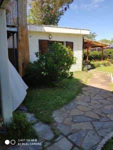 Casa amplia con un gran jardin, para vivir todo el año!!!