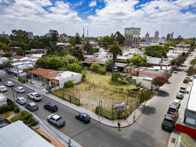 Terreno esquinero para edificacion en altura