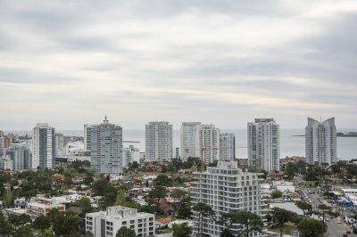Espectacular departamento con excelente vista y terminaciones!!