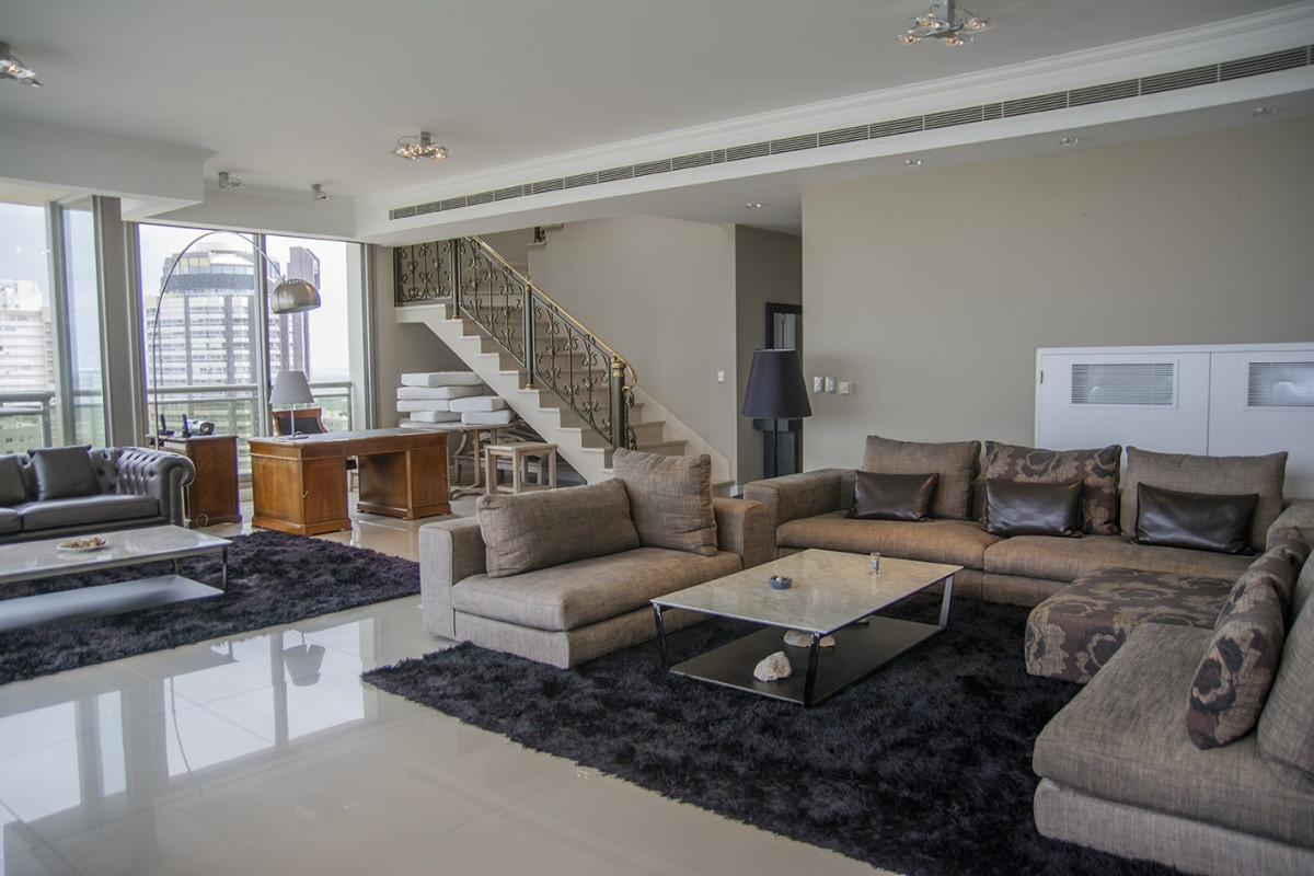 Penthouse en venta frente al mar en IMPERIALE. 