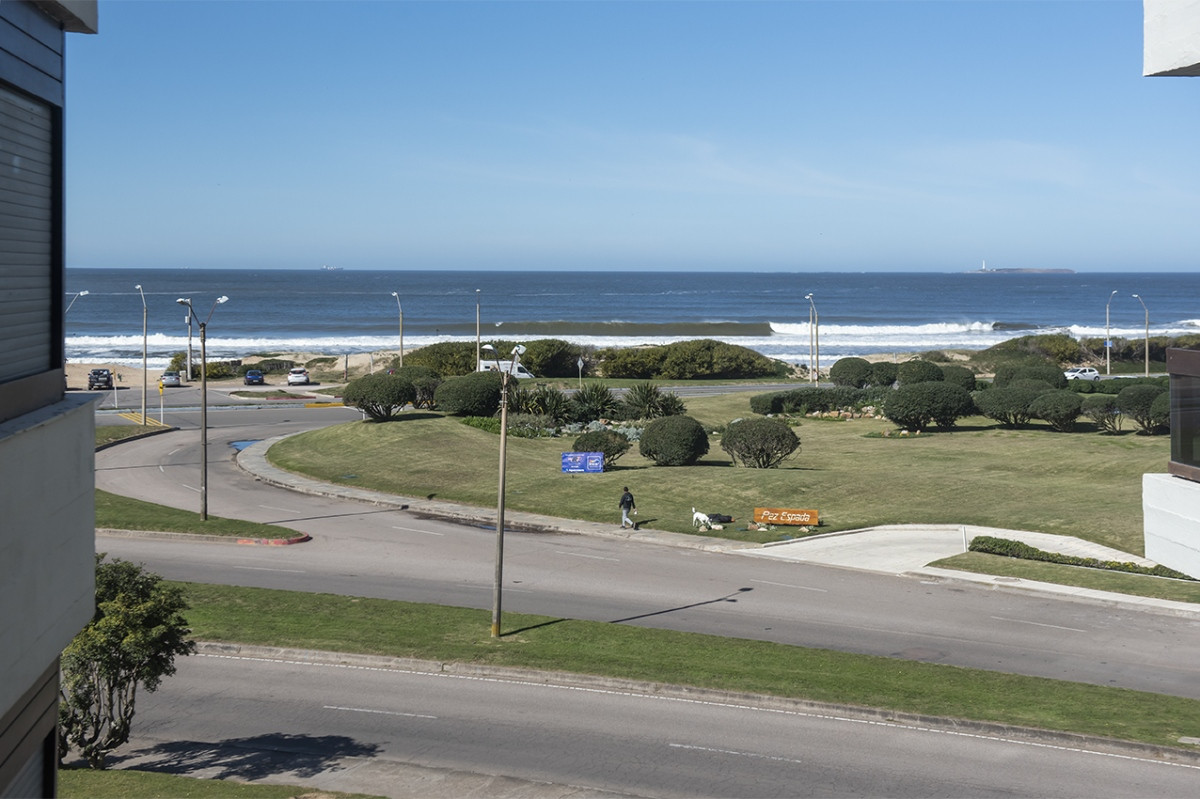 Imagen de Apartamento en venta de 2 dormitorios frente a la Playa. 