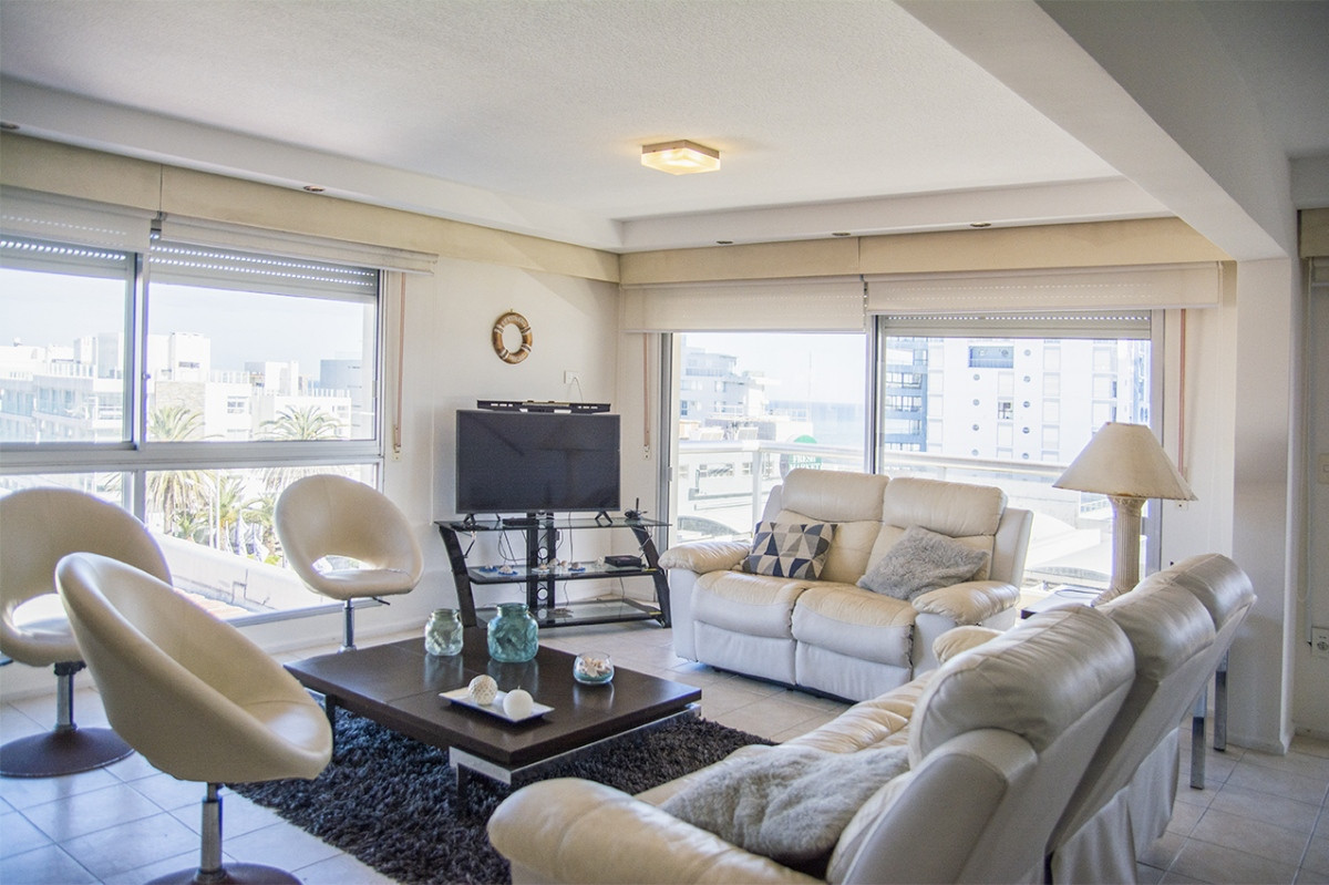 Imagen de PORTO MARE , PUERTO , Penthouse duplex de 3 dormitorios en venta. Departamento con parrillero. 
