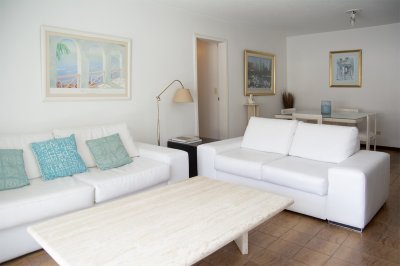 Apartamento de 2 dormitorios en Venta , Roosevelt , Punta del este 