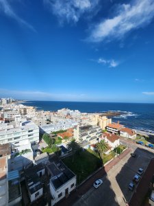 En venta apartamento en Peninsula Punta del Este, con vista al mar de 3 dormitorios.