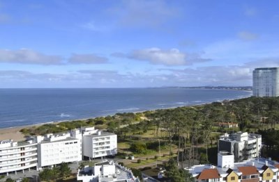 Apartamento en venta en Torre Le Jardin Punta del Este - Tres dormitorios