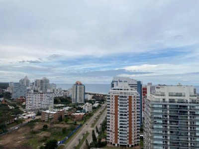 Vende apartamento en Artower, de 1 dormitorio y medio, Punta del Este
